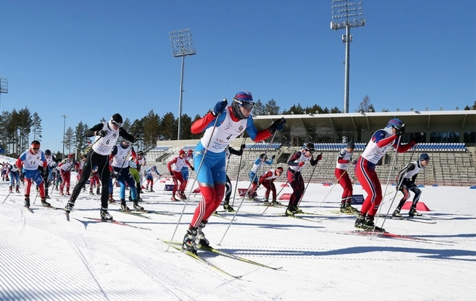 Лыжные эстафеты выиграли девушки Тюменской области и лыжники Удмуртской Республики.