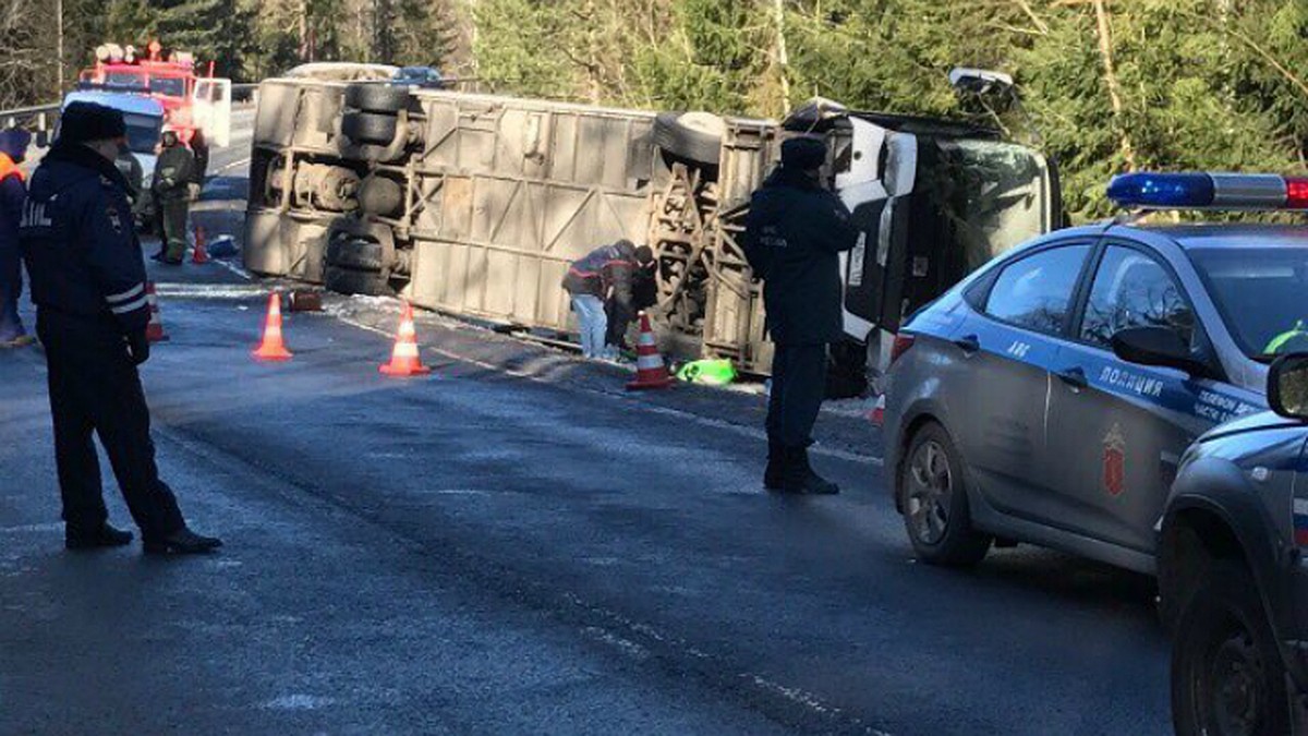 На границе с Финляндией разбился туристический автобус: погибли трое - KP.RU