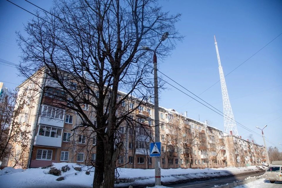 Панельная хрущевка первых серий 60-х годов в микрорайоне Городские Горки по бульвару Гагарина.