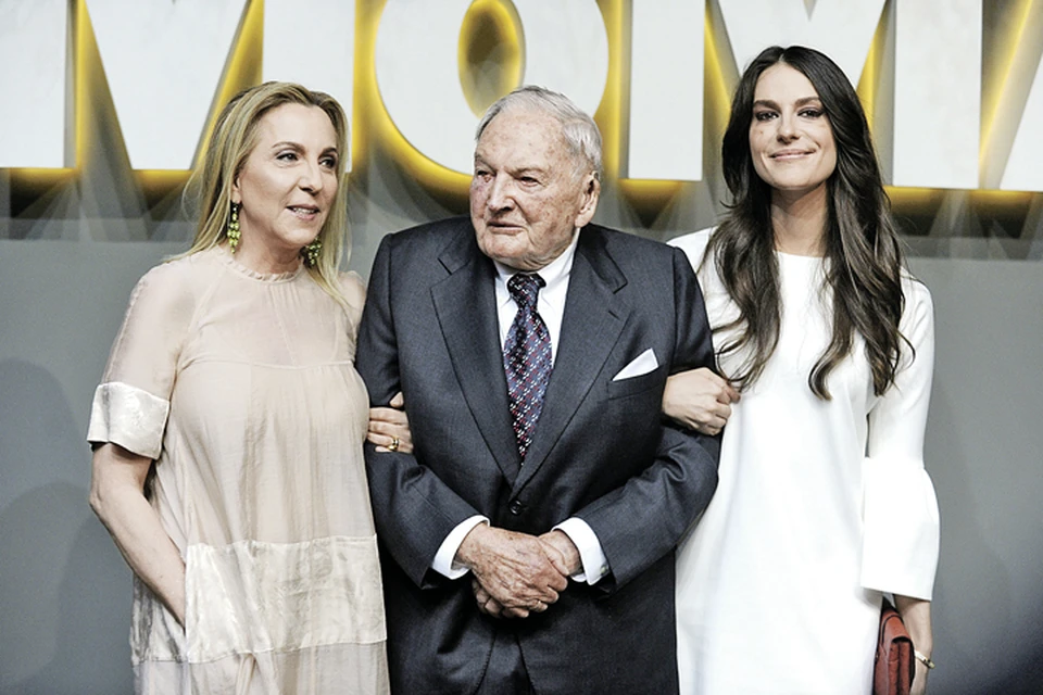 Дэвид Рокфеллер с невесткой Сьюзан (жена Дэвида Рокфеллера-младшего, на фото - слева) и внучкой Арианой.
