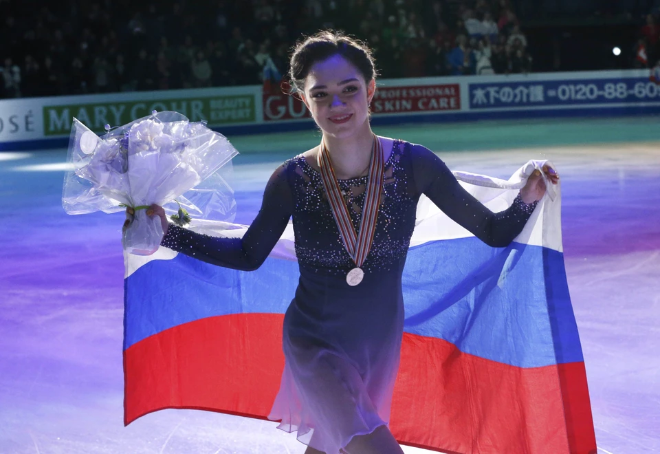 Евгения Медведева одержала победу на чемпионате мира в Хельсинки.