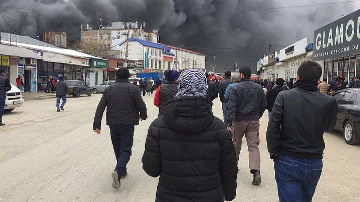 В Дагестане выяснили, что стало причиной страшного пожара на рынке  Махачкалы - KP.RU