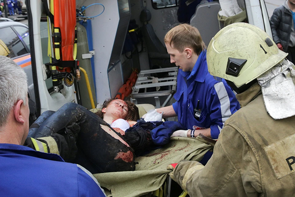 Травмированных пассажиров направляют в крупные больницы Петербурга