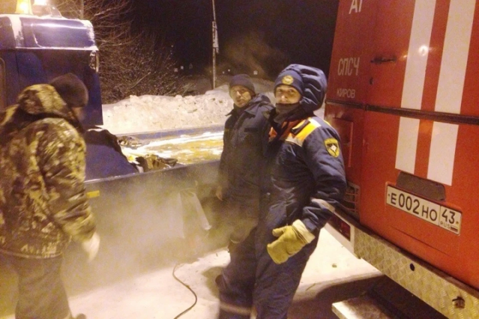 Пожарные боролись с огнем около двух часов.