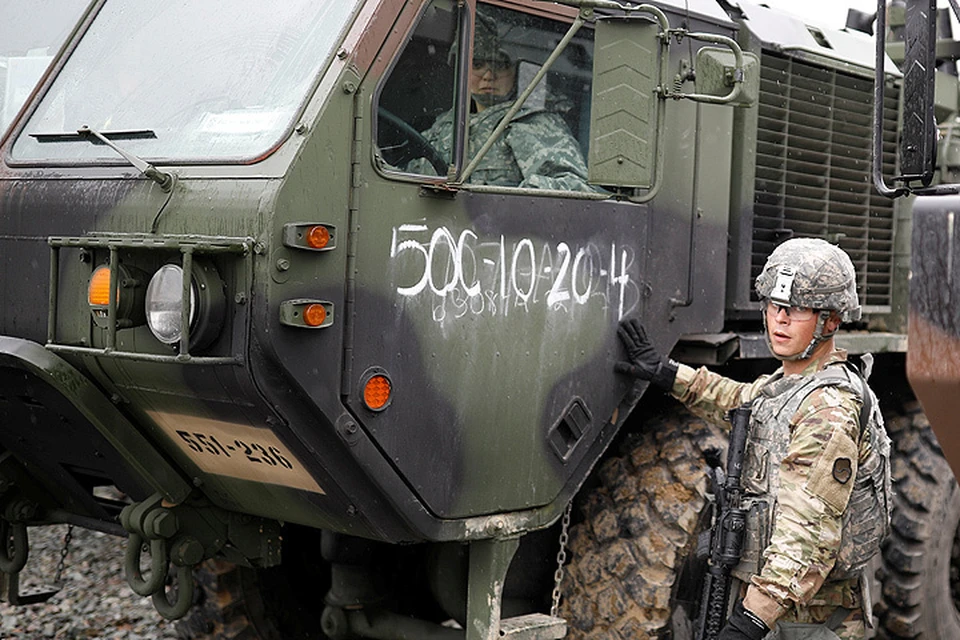 Американские военные, принимающие участие в совместных учениях на корейском полуострове.