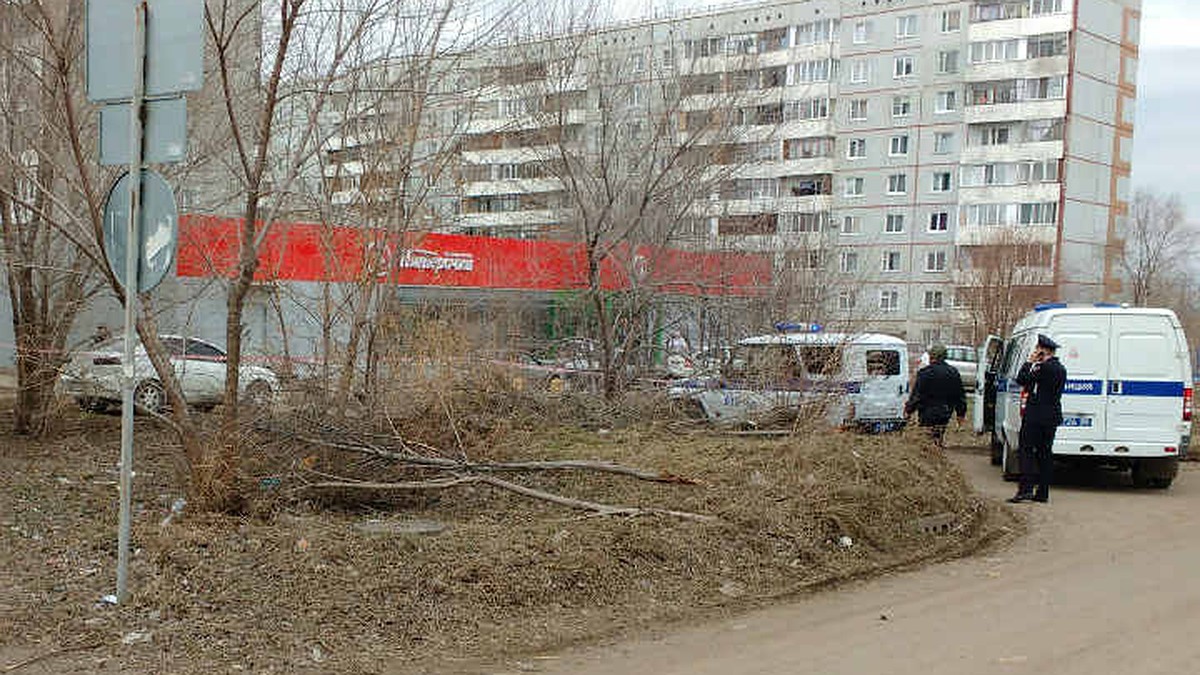 В Омске в нескольких метрах от садика заминировали машину - KP.RU