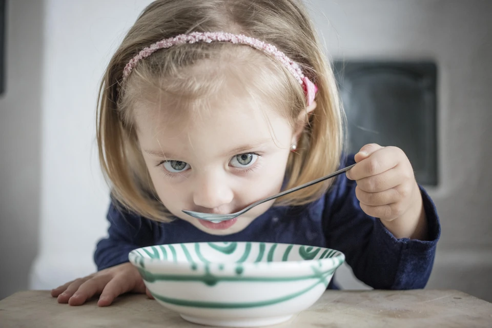 Не придя к общему мнению о том, чем питаться взрослым, прогрессивные исследователи решили поучиться у детей.