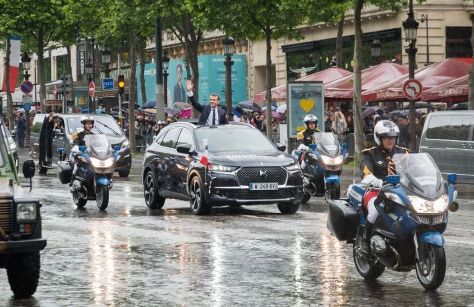 Французские президенты в качестве официального транспорта всегда используют автомобили отечественного производства