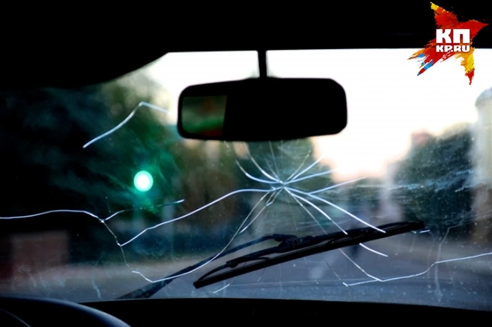 Досадные сколы и трещины на стеклах автомобиля можно и нужно лечить