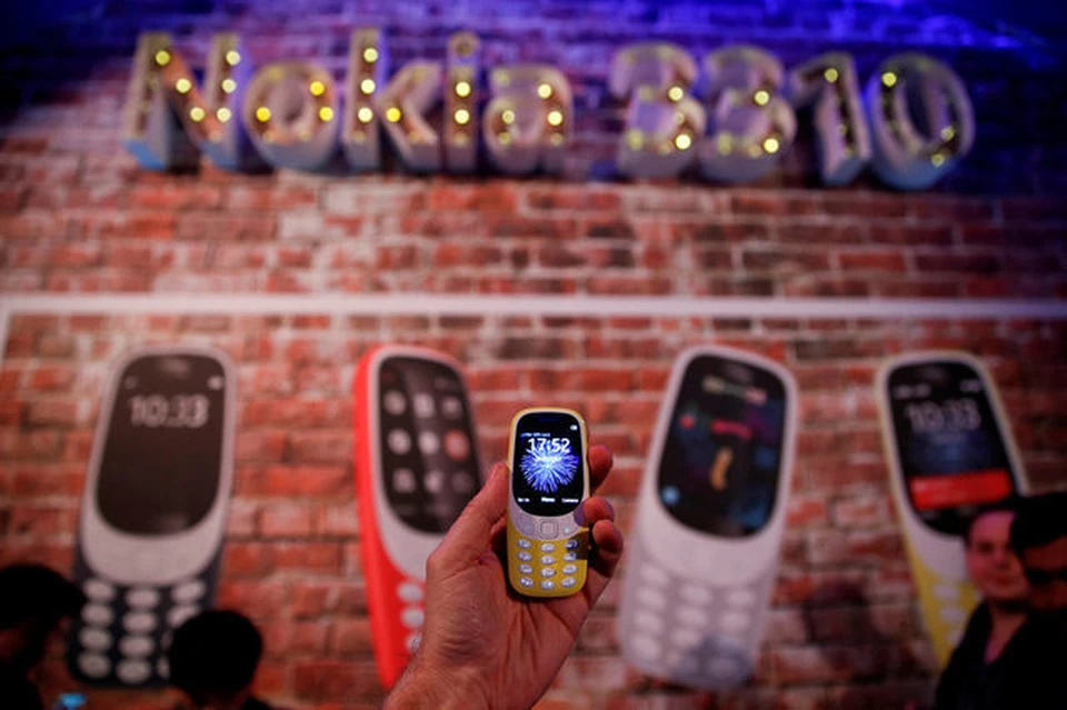 Nokia 3310 стоит 3 990 рублей и представлена в четырех цветовых решениях