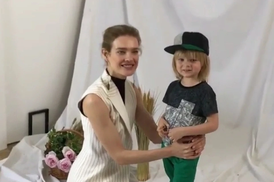 Наталья Водянова снялась с 4-летним сыном Рудковской и Плющенко в фотосессии Baby Dior. Фото: www.instagram.com/gnomgnomych