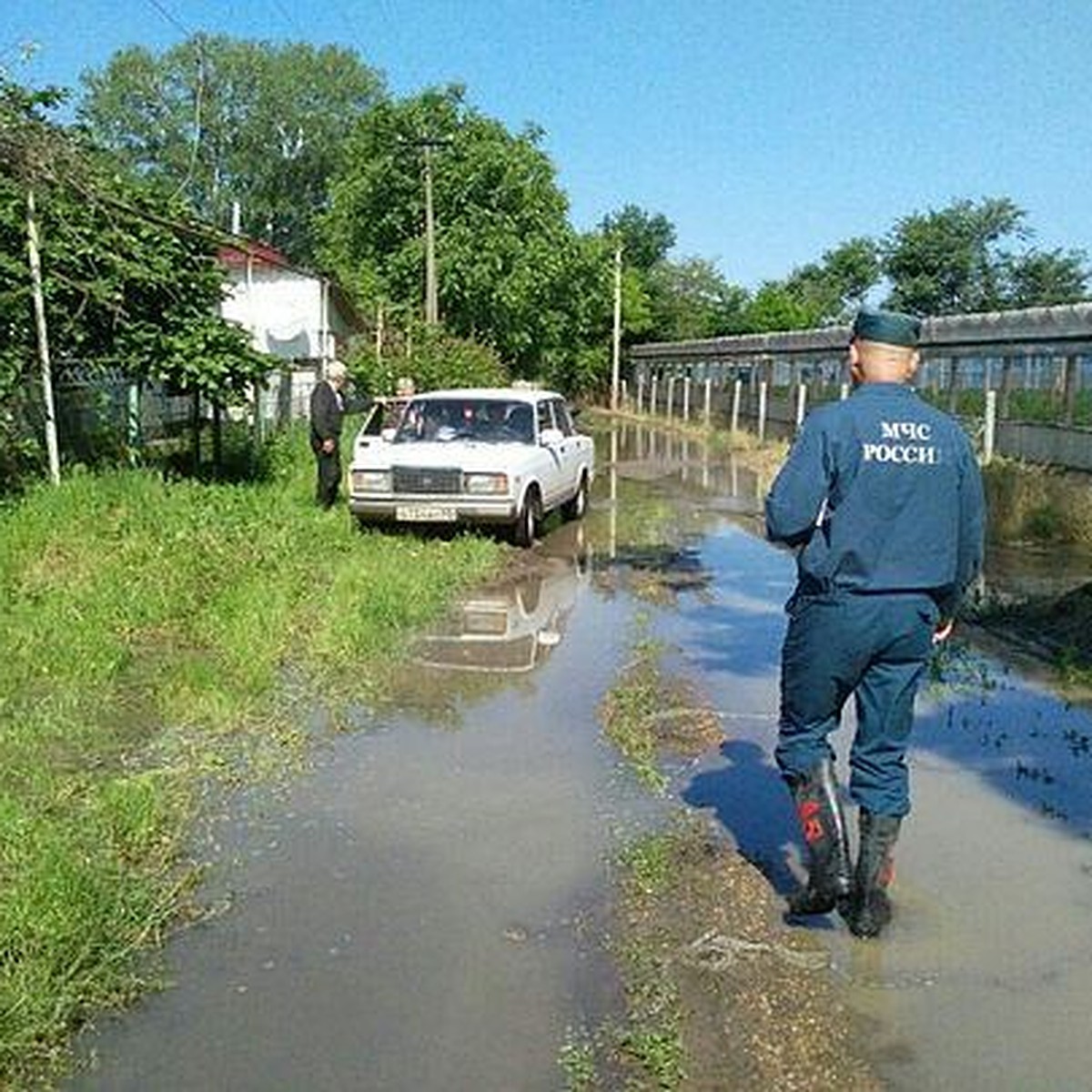 В Адыгее затопленными остаются подвалы домов, а на Кубани река залила около  30 дворов - KP.RU