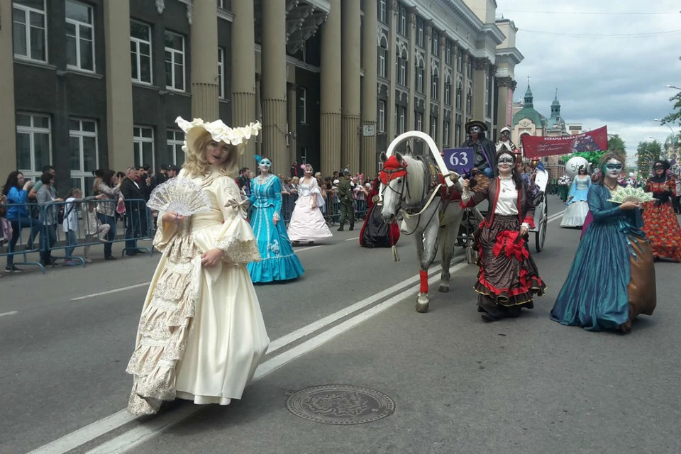 День города 2017 в Иркутске: праздничное шествие, концерты Игоря Бутмана и салют на Нижней Набережной.