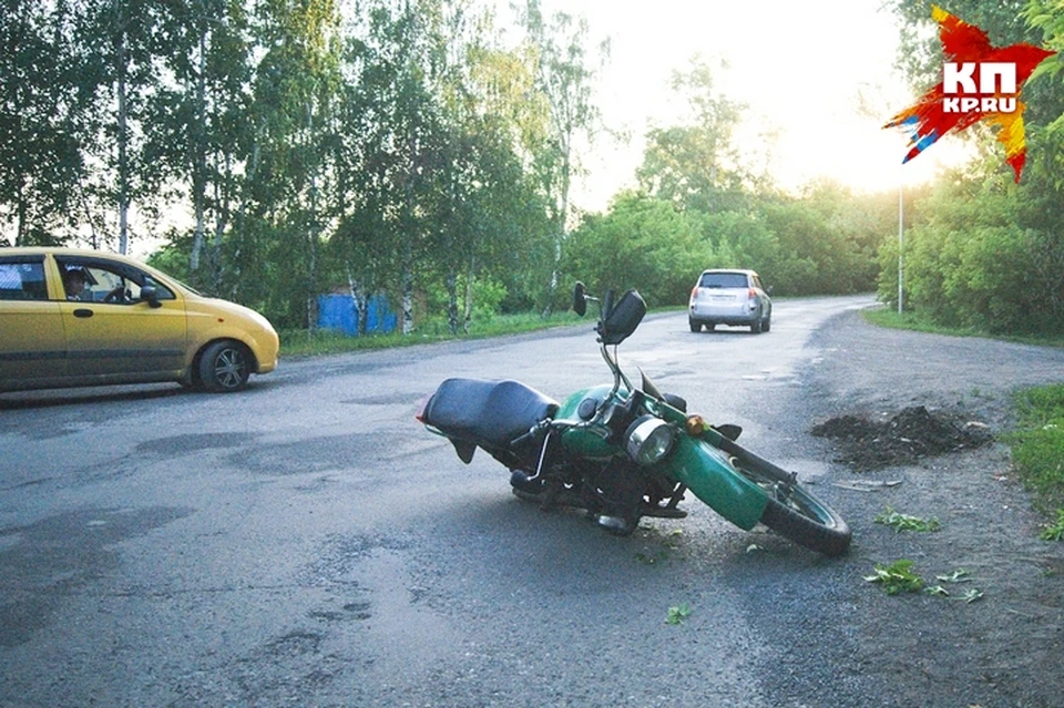 Водитель посчитал, что ему проще будет бросить свой мотоцикл, чем расплачиваться за нарушения