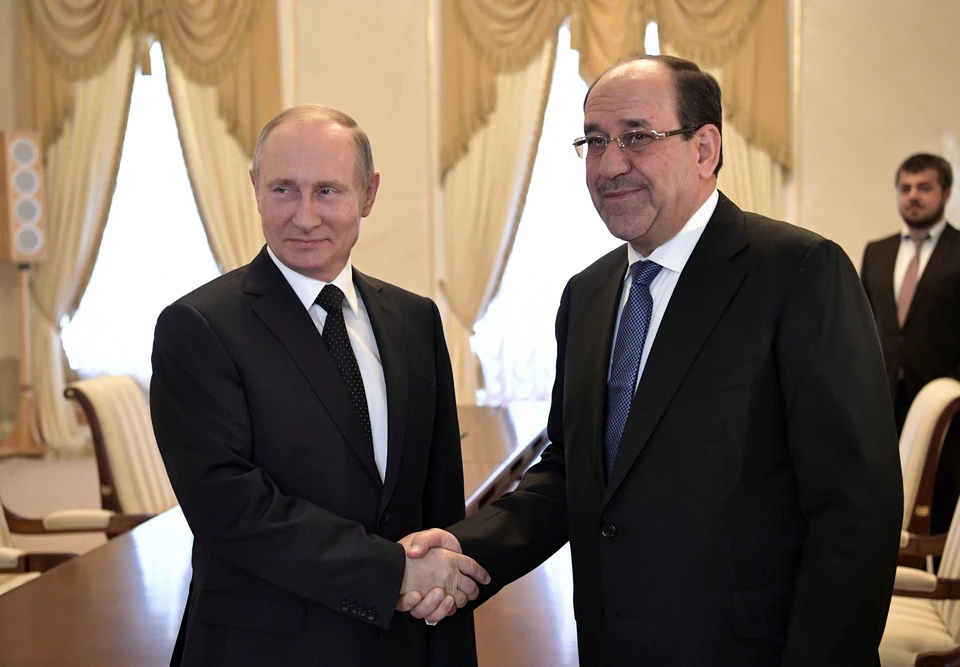 Президент РФ Владимир Путин и вице-президент Ирака Нури аль-Малики во время встречи в Константиновском дворце.