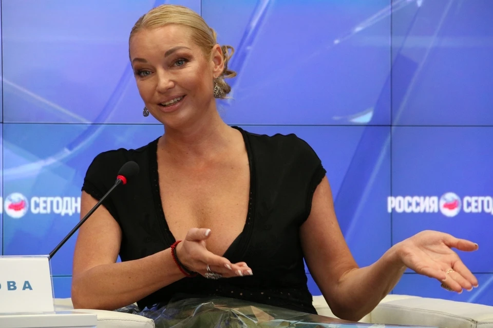 Анастасия Волочкова: "Я продолжаю делать шпагаты, потому что моя форма мне это позволяет! ".