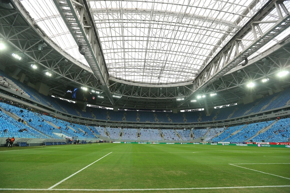 Крыша стадиона за 40 миллиардов рублей оказалась беззащитна перед бакланами, признались в Смольном.