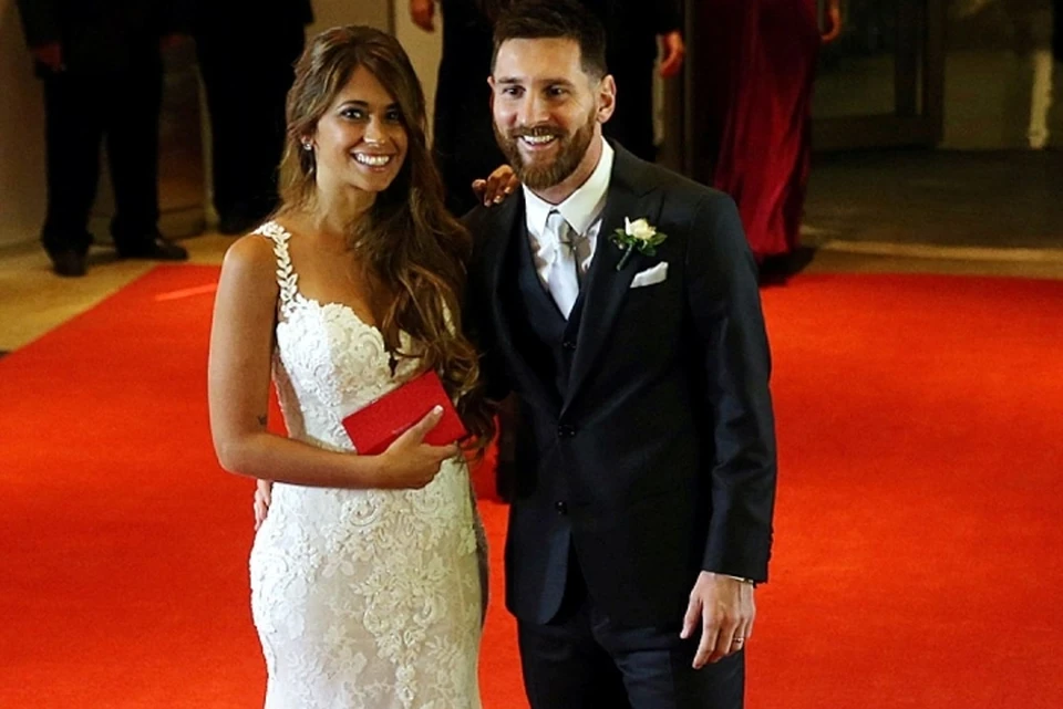 Лионель Месси и Антонелла Рокуццо сыграли свадьбу 30 июня 2017 года.