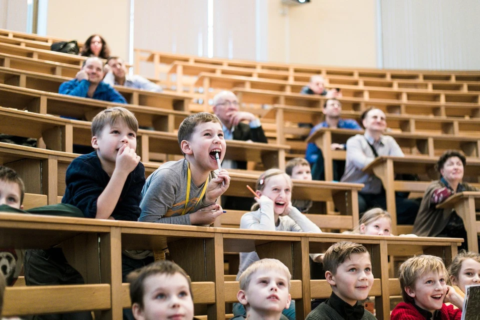 На занятиях юным студентам всегда интересно