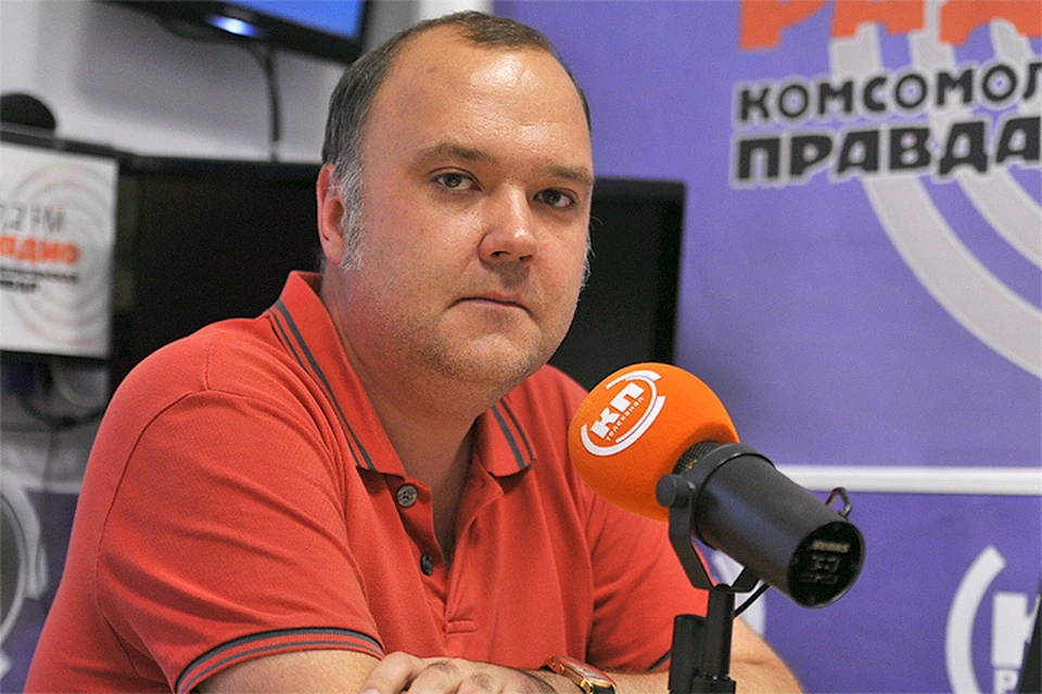 Публицист, историк Павел Пряников в студии радио "Комсомольская правда"