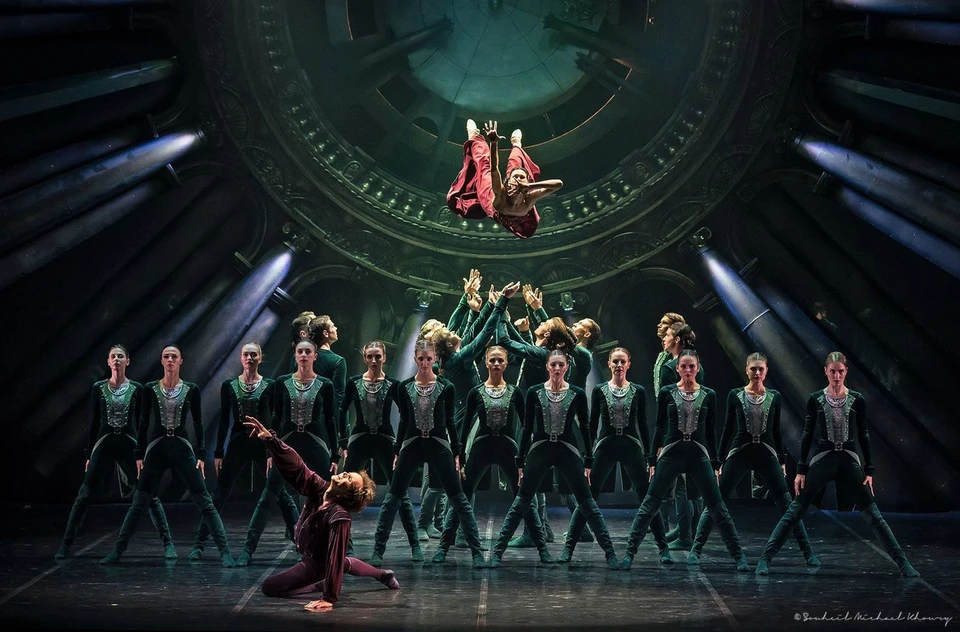 Артисты труппы в балете "Русский Гамлет". Фото: группа театра в соцети