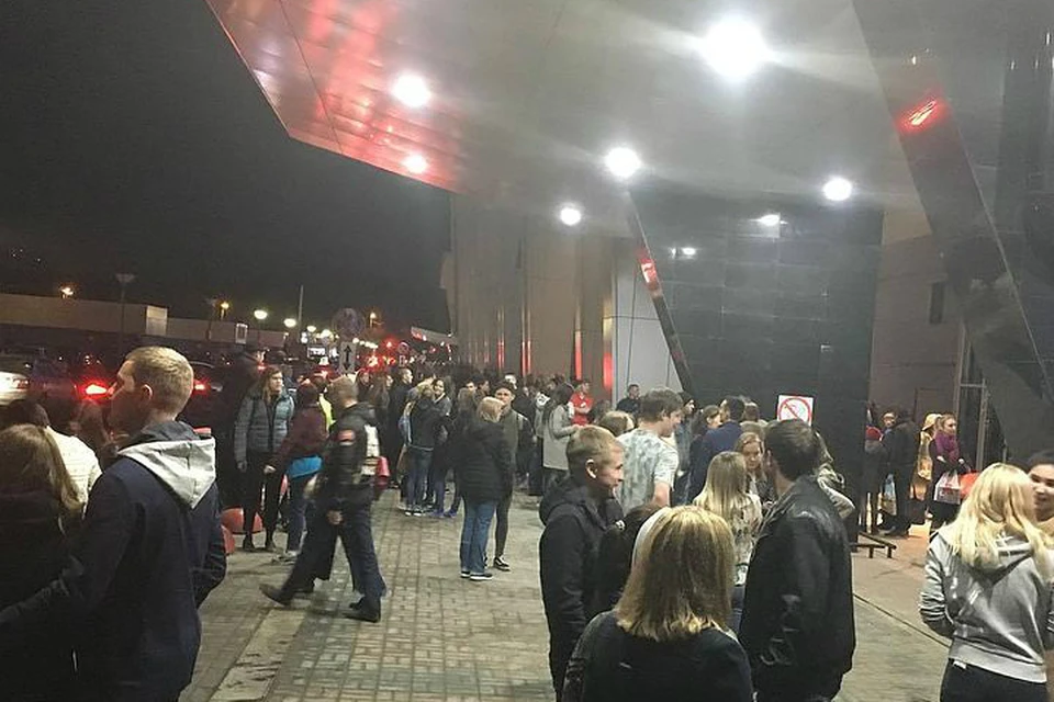 В Челябинске массово эвакуировали посетителей нескольких торговых центров‍. Фото пользователя Инстарам pavel_gusev.d