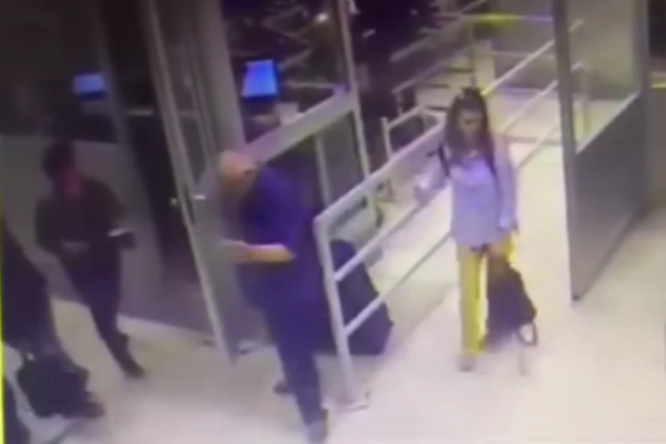 47-летний гражданин Грузии пытался спрятать в чемодане судимую 27-летнюю россиянку