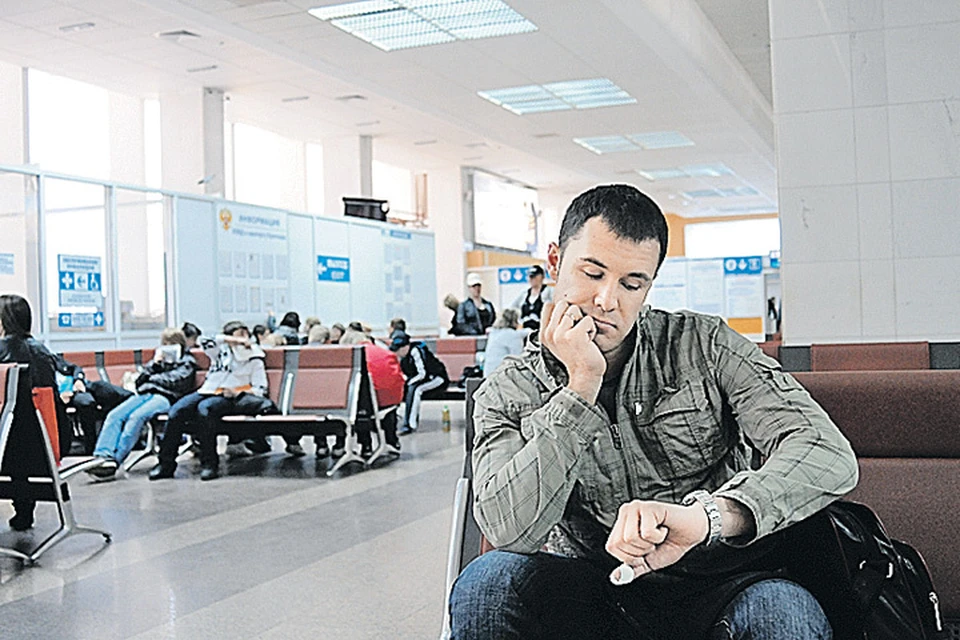 Задержали самолет? Пассажиру выплатят 390 тысяч рублей. Фото: Сергей КАРПОВ