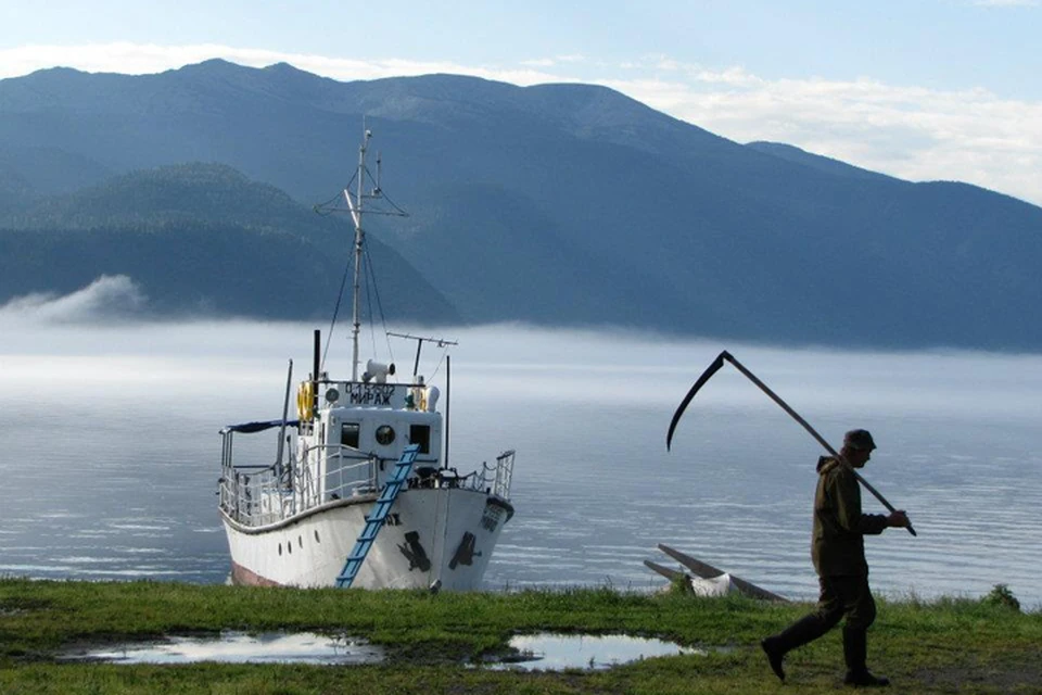Сейчас на озере работает более 200 судов, которые отравляют Телецкое нефтепродуктами