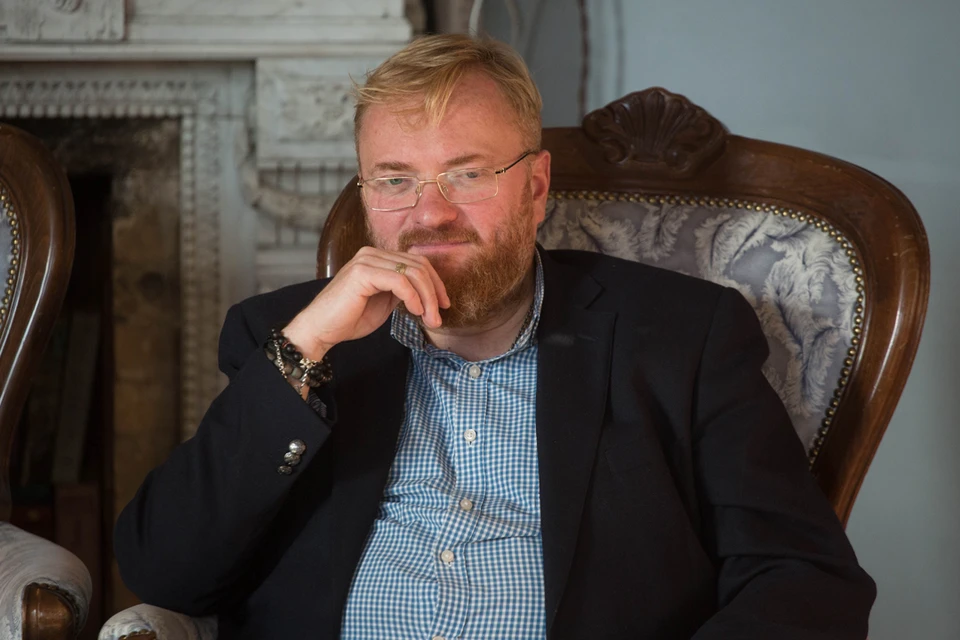 Депутат уверен, что блогер организовал опасную организацию, в которой у адептов вымогают деньги.