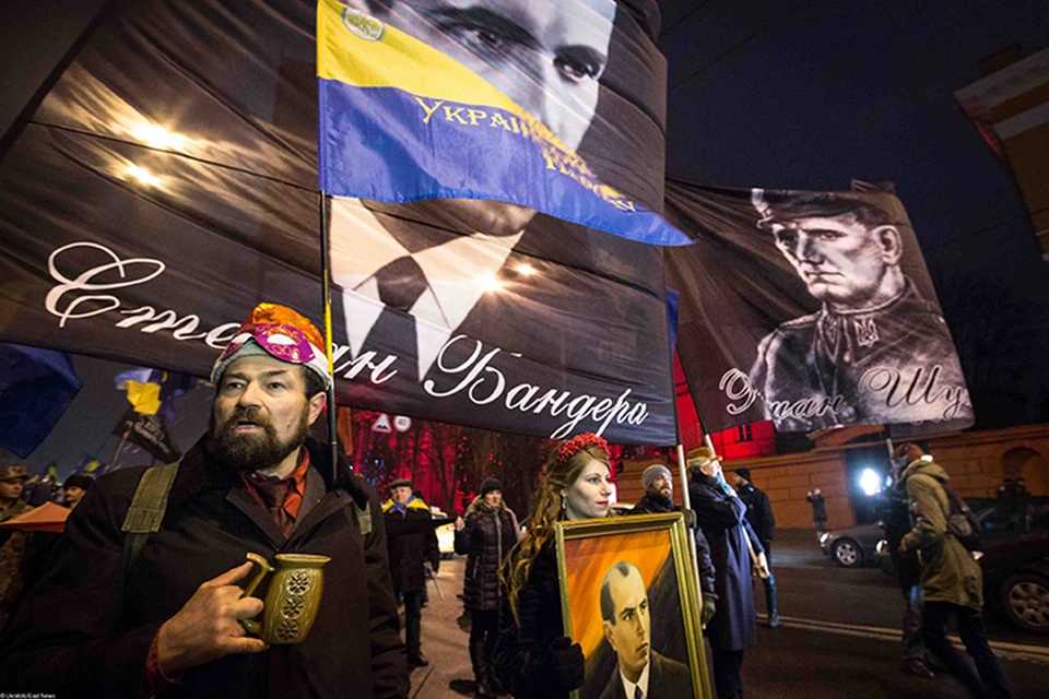 В Киеве не скрывают симпатий к боевикам, переписывая историю и заставляя украинцев поверить в «героизм» их предков