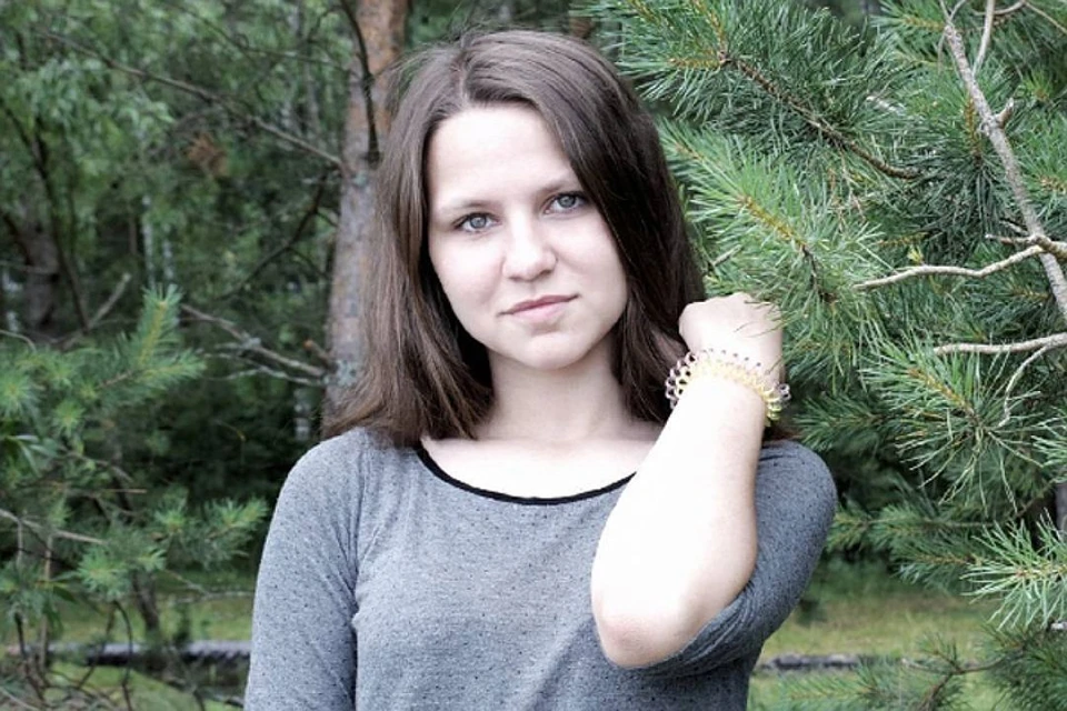 Звезда секс-оргии в ночном клубе Ксения Смирнова добровольно отчислилась из университета.