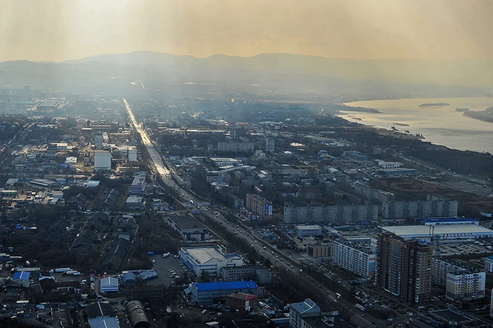 Дым в хабаровске. Хабаровск столица дальнего Востока. Хабаровск обогнал Владивосток. Хабаровский край фото города 2-Хабаровск рынок.