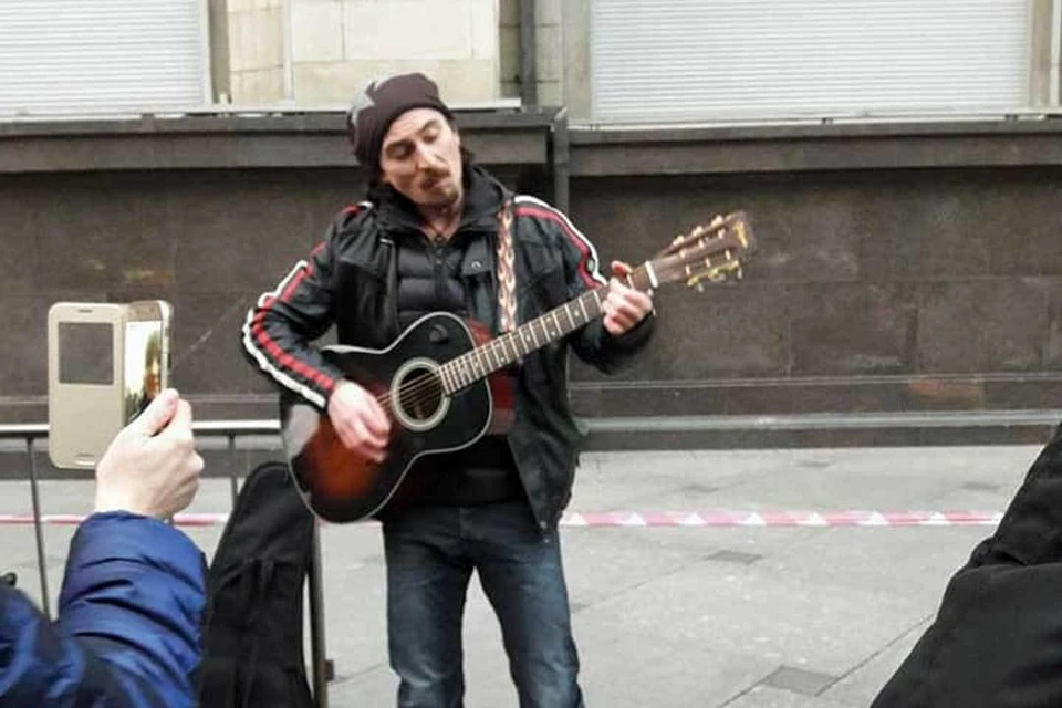 Игорь Тальков задержали во время уличного концерта. Фото: facebook.com/yura.yesman