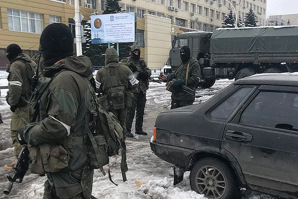 22 ноября 2017 года, вооруженные люди в центре столицы ЛНР.