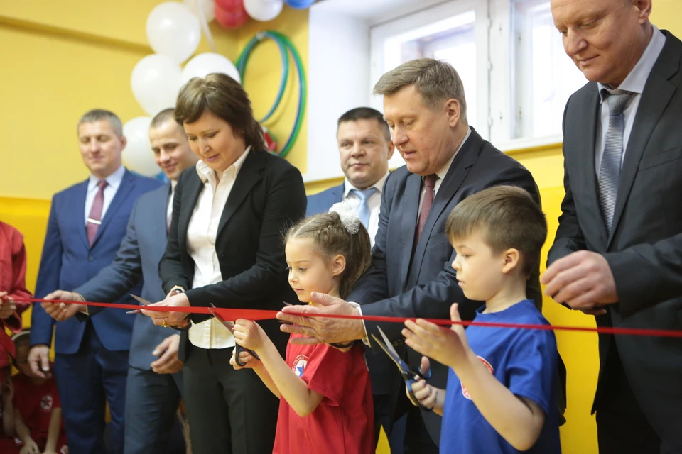 Открывал спортзал мэр Новосибирска Анатолий Локоть. Фото: пресс-центр мэрии Новосибирска