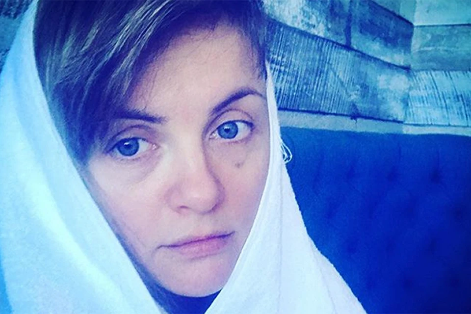 Недавно критике подверглась новая фотография Проскуряковой, на которой она предстала с полотенцем на голове и совершенно без косметики