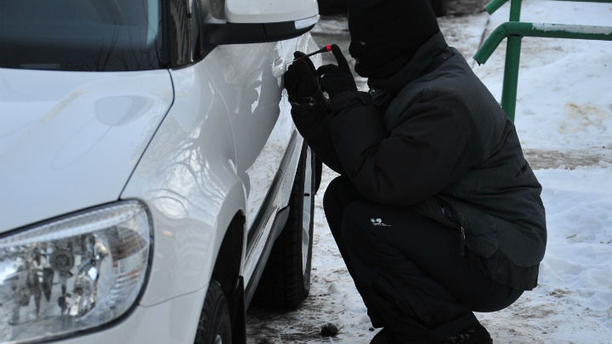 Иркутский адвокат продавал элитные автомобили, купленные у банды  автоугонщиков - KP.RU