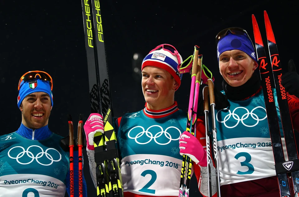 Брянский лыжник Александр Большунов (справа) стал бронзовым призером Олимпийских игр в южнорейском Пхенчхане.