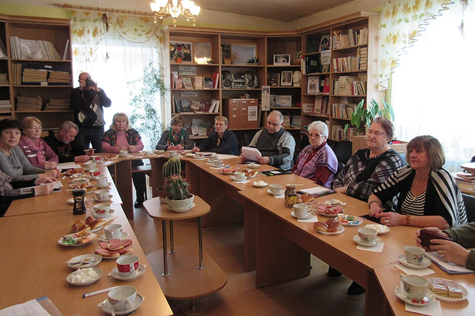 На встречах волонтеры обсуждают тарифы, цены и качество услуг ЖКХ Фото: Союза собственников недвижимости Псковской области.