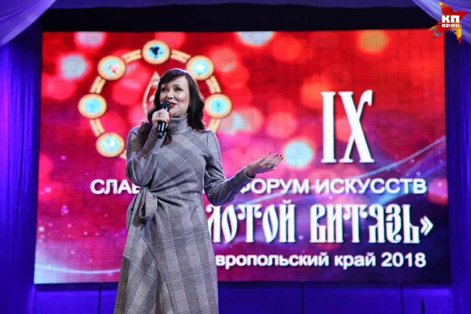 Нонна Гришаева исполнила песню из фильма "Ирония судьбы, или С легким паром"