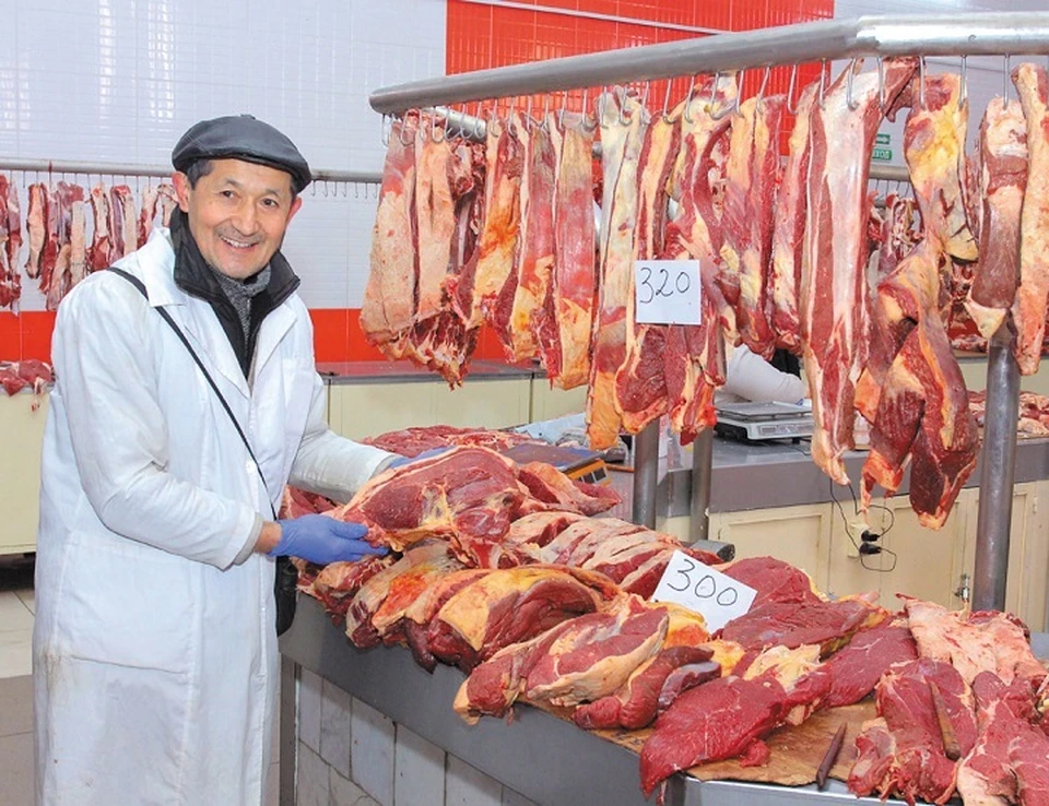 На базаре всегда можно найти свежее мясо по доступным ценам.