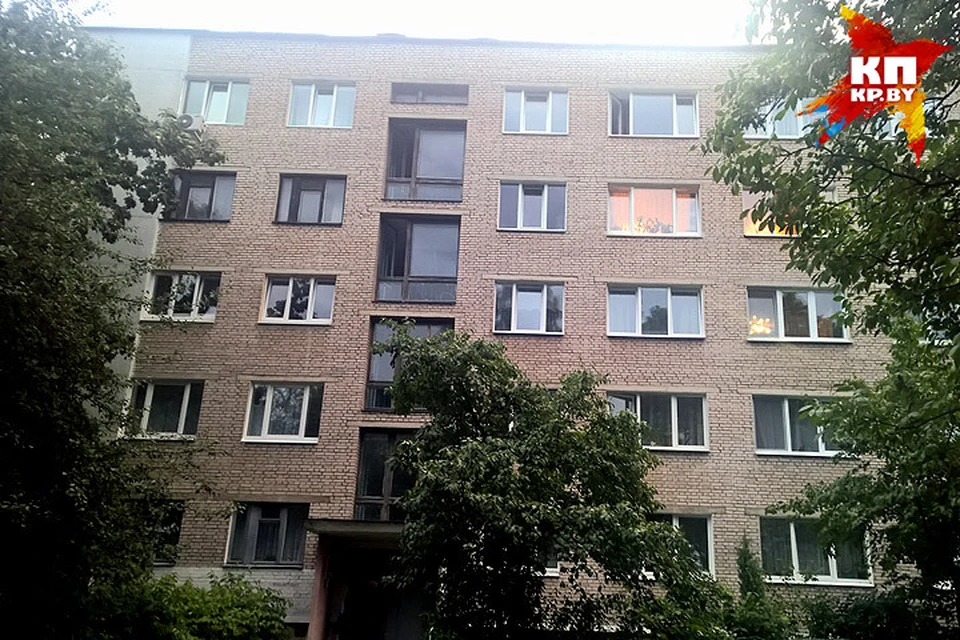 На третьем этаже обычной пятиэтажки на Богдановича жили представители самой опасной страны в мире.