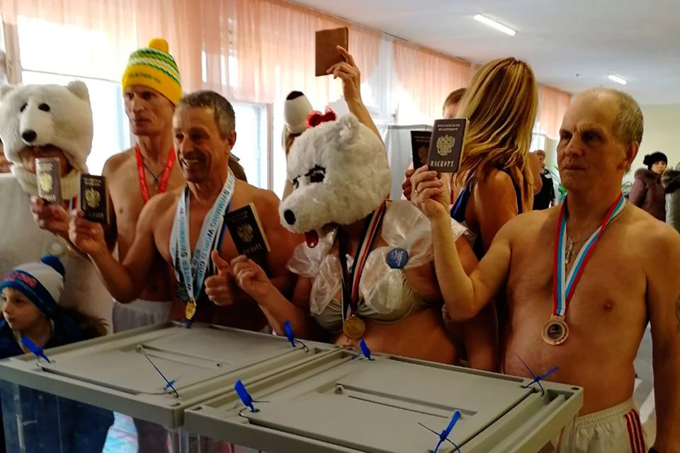 Представители Федерации закаливания и спортивного зимнего плавания Алтайского края проголосовали в Барнауле.