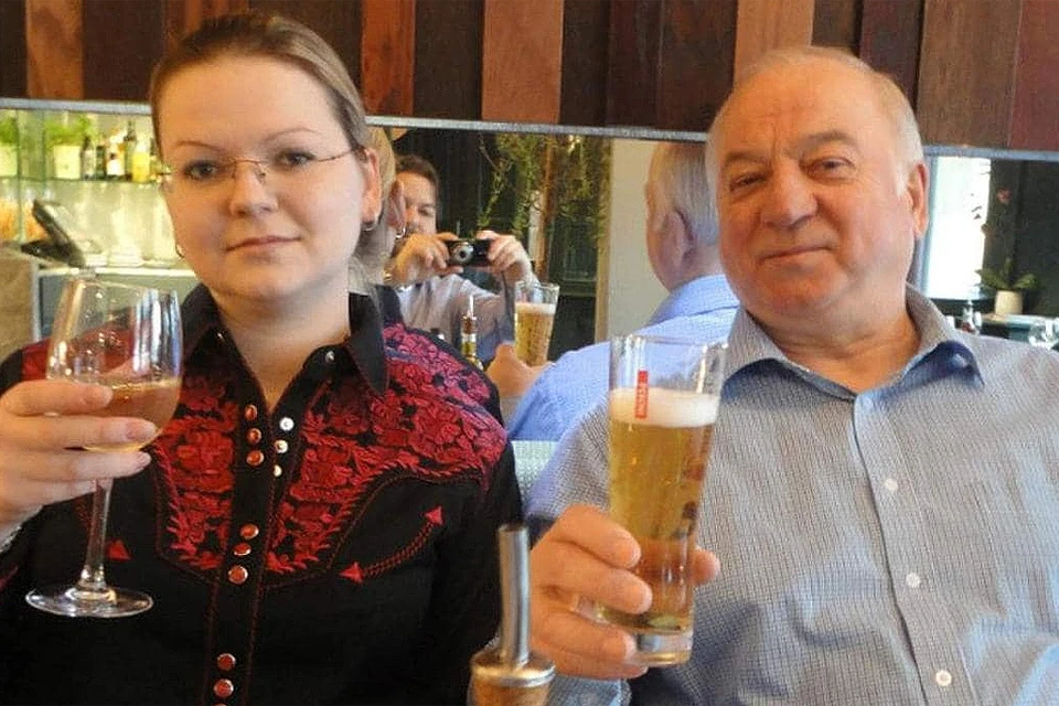 Сергей Скрипаль с дочерью Юлией, ставшие жертвами отравления в британском Солсбери.