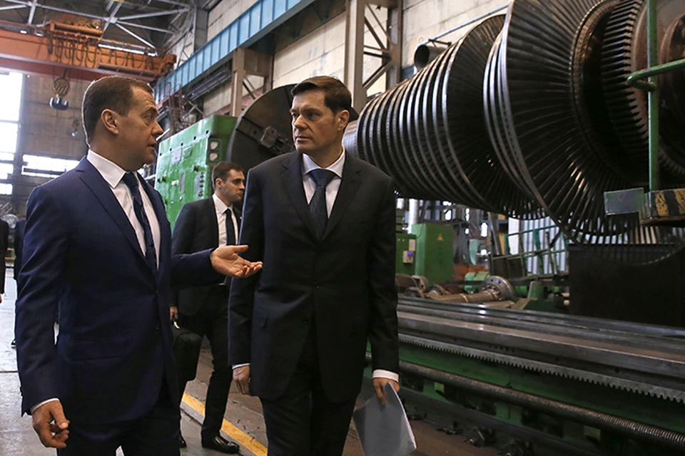 Премьер побывал в цехах Ленинградского металлического завода, где производят паровые, гидравлические и газовые турбины