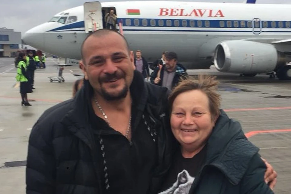 Дмитрий Таразанов и Ирина Оборина перед вылетом из Киева. Фото: Александр Руденко, адвокат