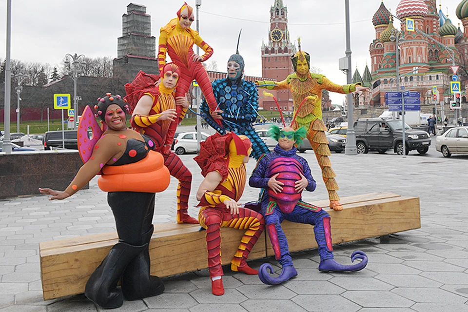 Артисты знаеменитого цирка прогулялись по столице