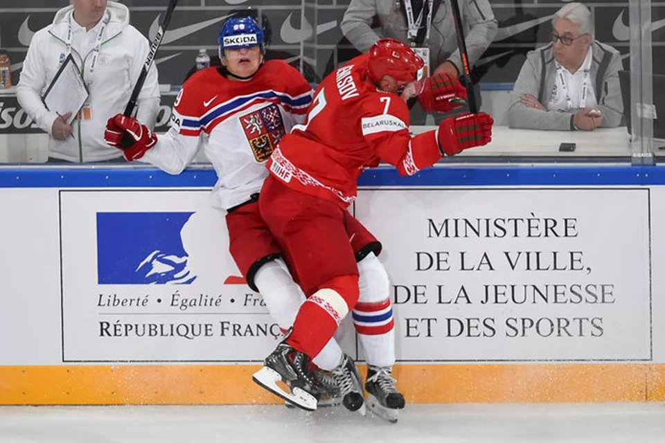 Владимир Денисов поведет нашу команду в бой. Фото: IIHF