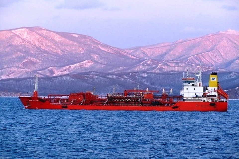 Действия нынешнего судовладельца танкера больше похожи на саботаж. Фото: shipspotting.com